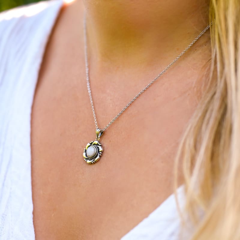 Collier avec Pierre de Lune