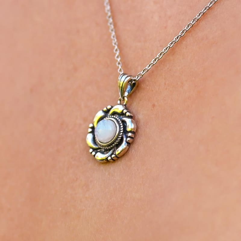 Collier avec Pierre de Lune