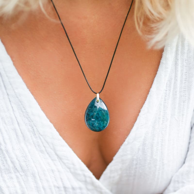 pendentif-apatite-bleue-grossiste-pierre-naturelle