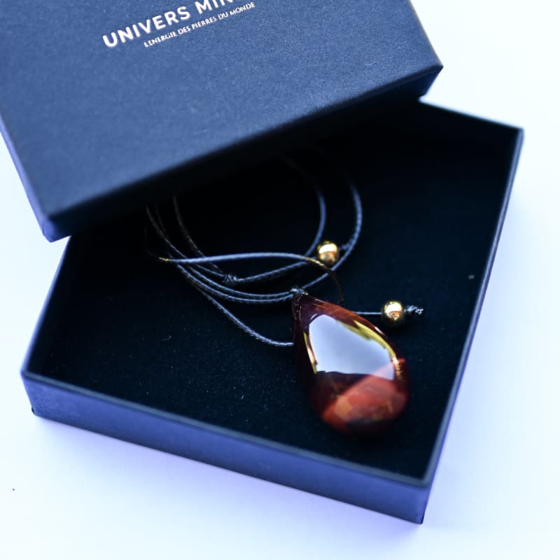 pendentif-oeil-de-taureau-grossiste-en-pierre-naturelle