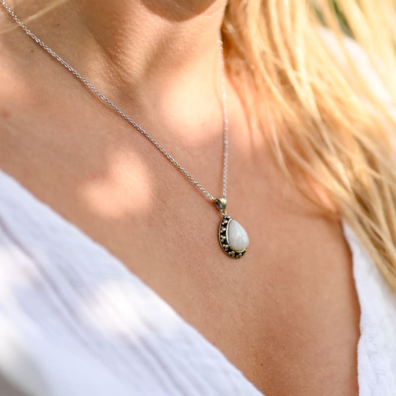 pendentif-pierre-de-lune-cabochon-grossiste-en-pierre-naturelle