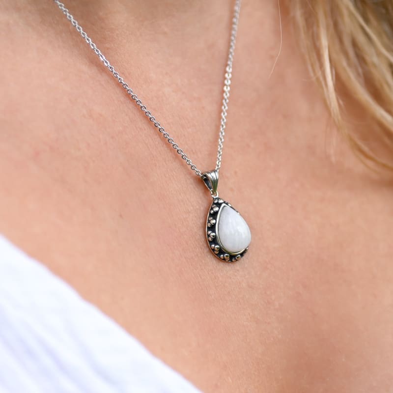 pendentif-pierre-de-lune-cabochon-grossiste-en-pierre-naturelle