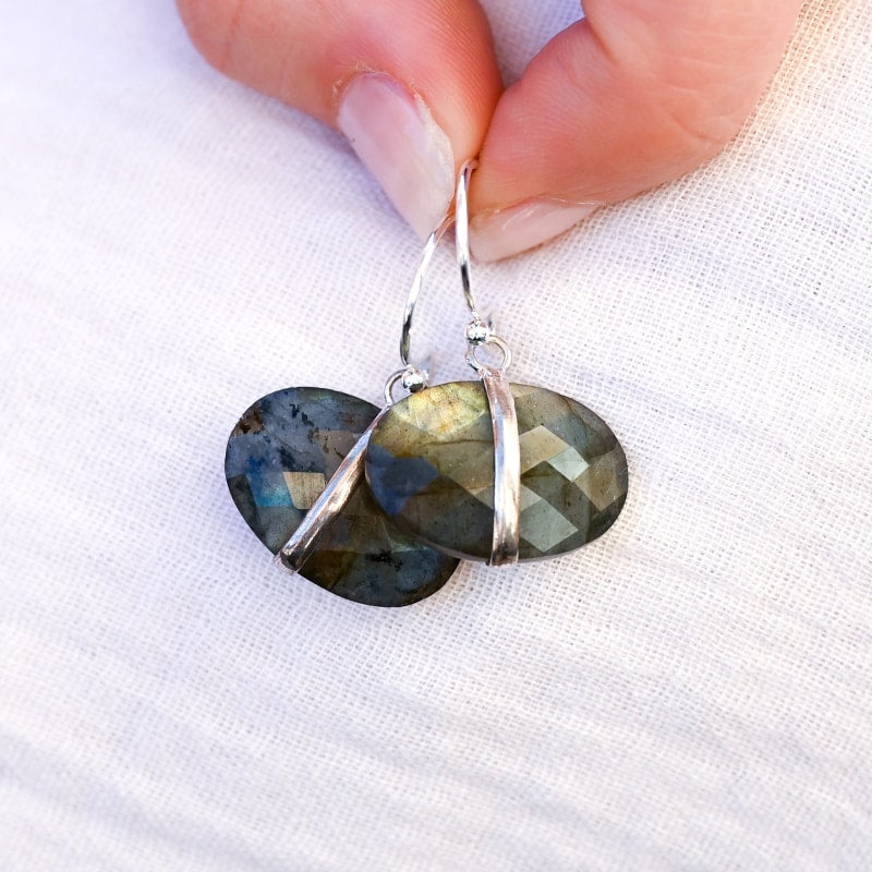 Boucles d'oreilles en labradorite