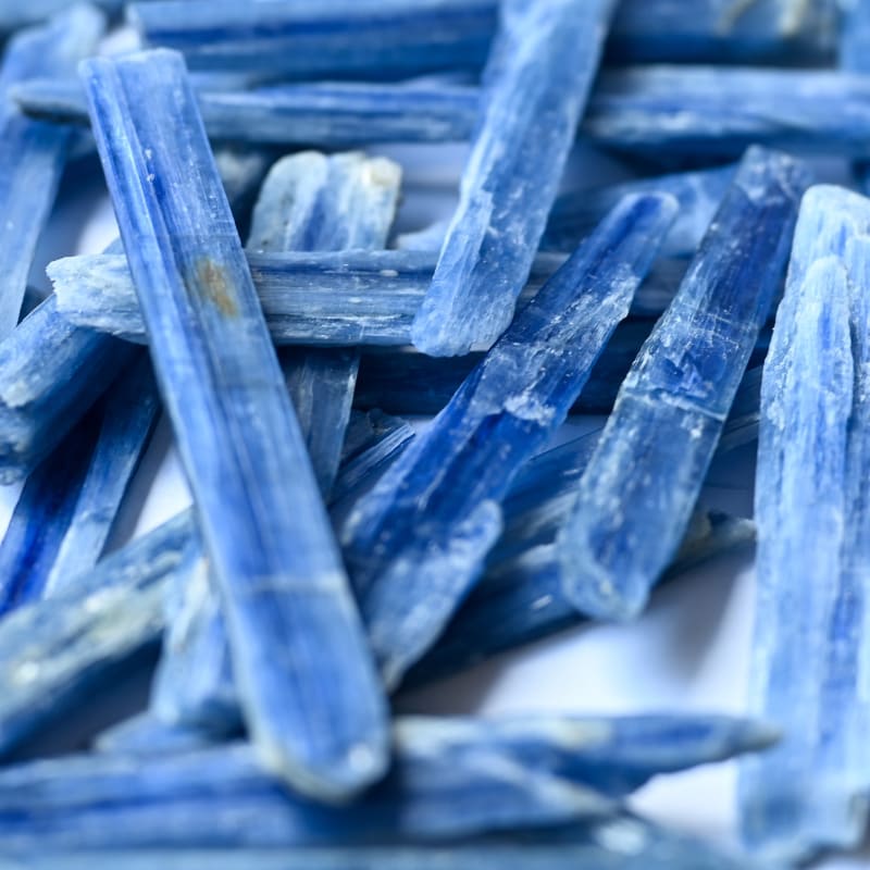 cyanite-bleue-grossiste-pierres-naturelles